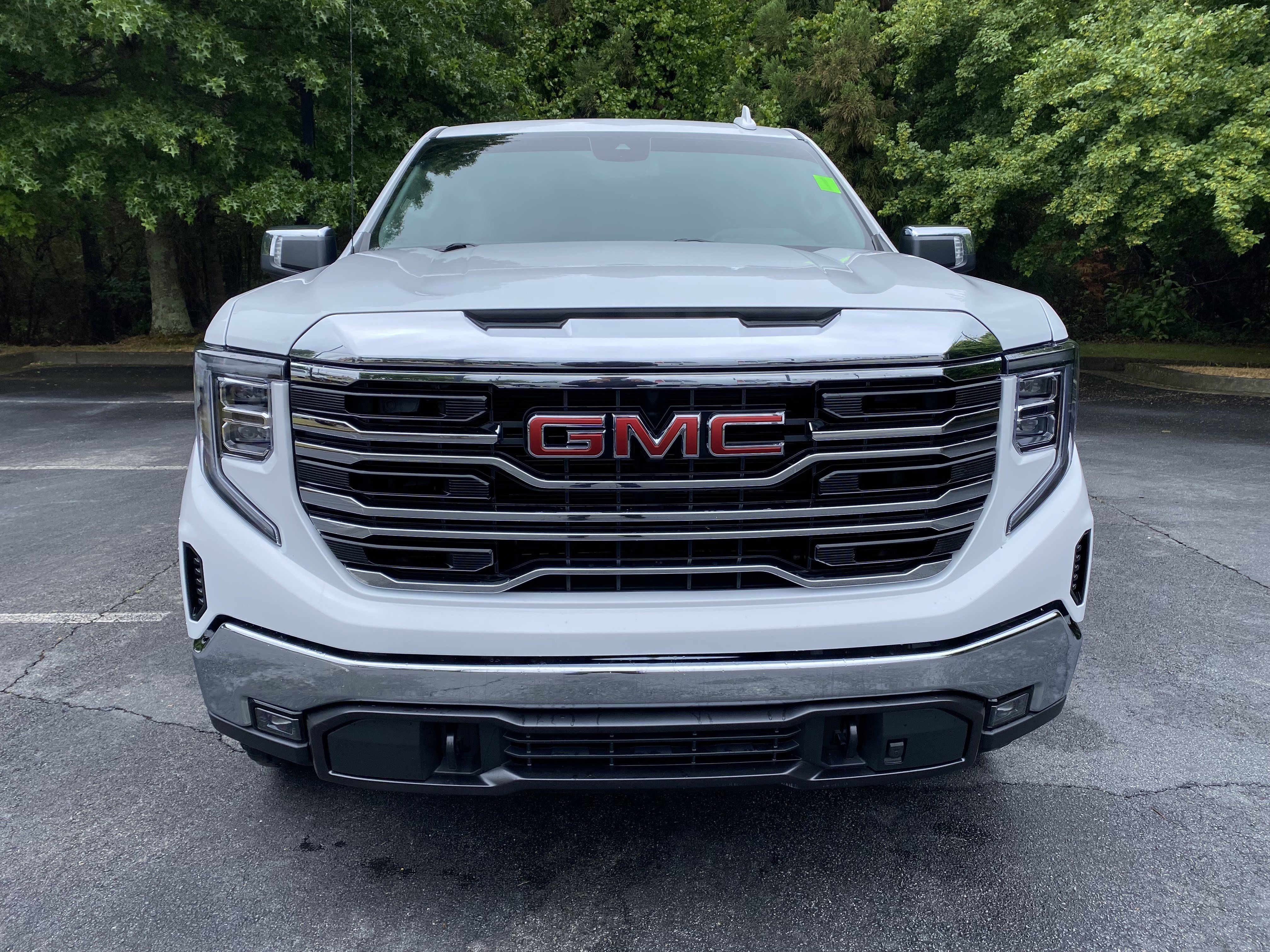 Used 2023 GMC Sierra 1500 SLT w/ SLT Premium Package AWD/4WD image 3