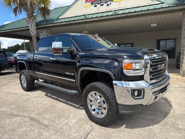 Used 2018 GMC Sierra 2500 SLT w/ Duramax Plus Package AWD/4WD image 3