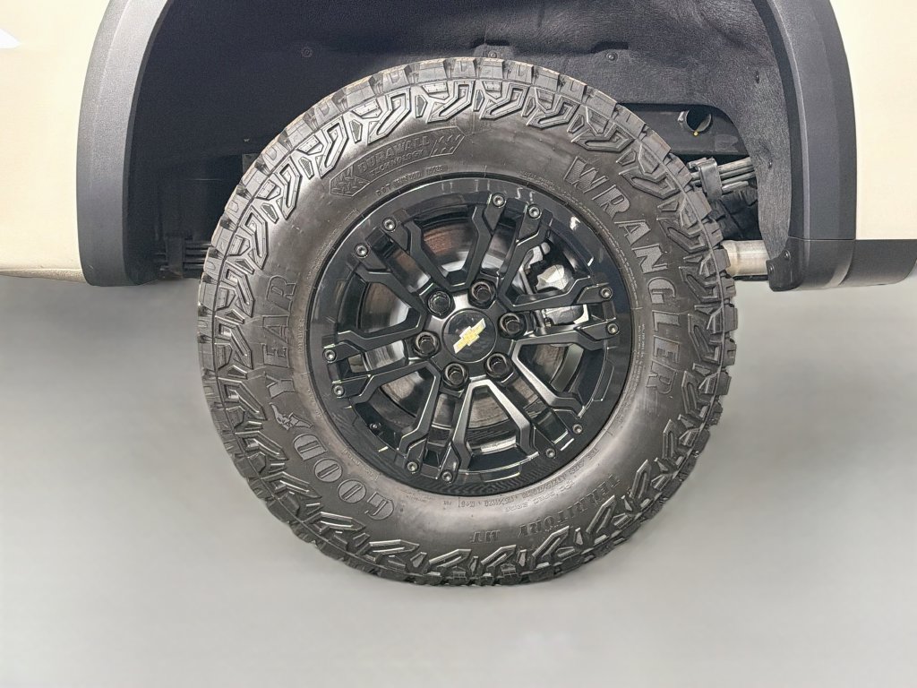 Used 2026 Chevrolet Silverado 1500 ZR2 w/ LPO, Dark Essentials Package AWD/4WD image 33