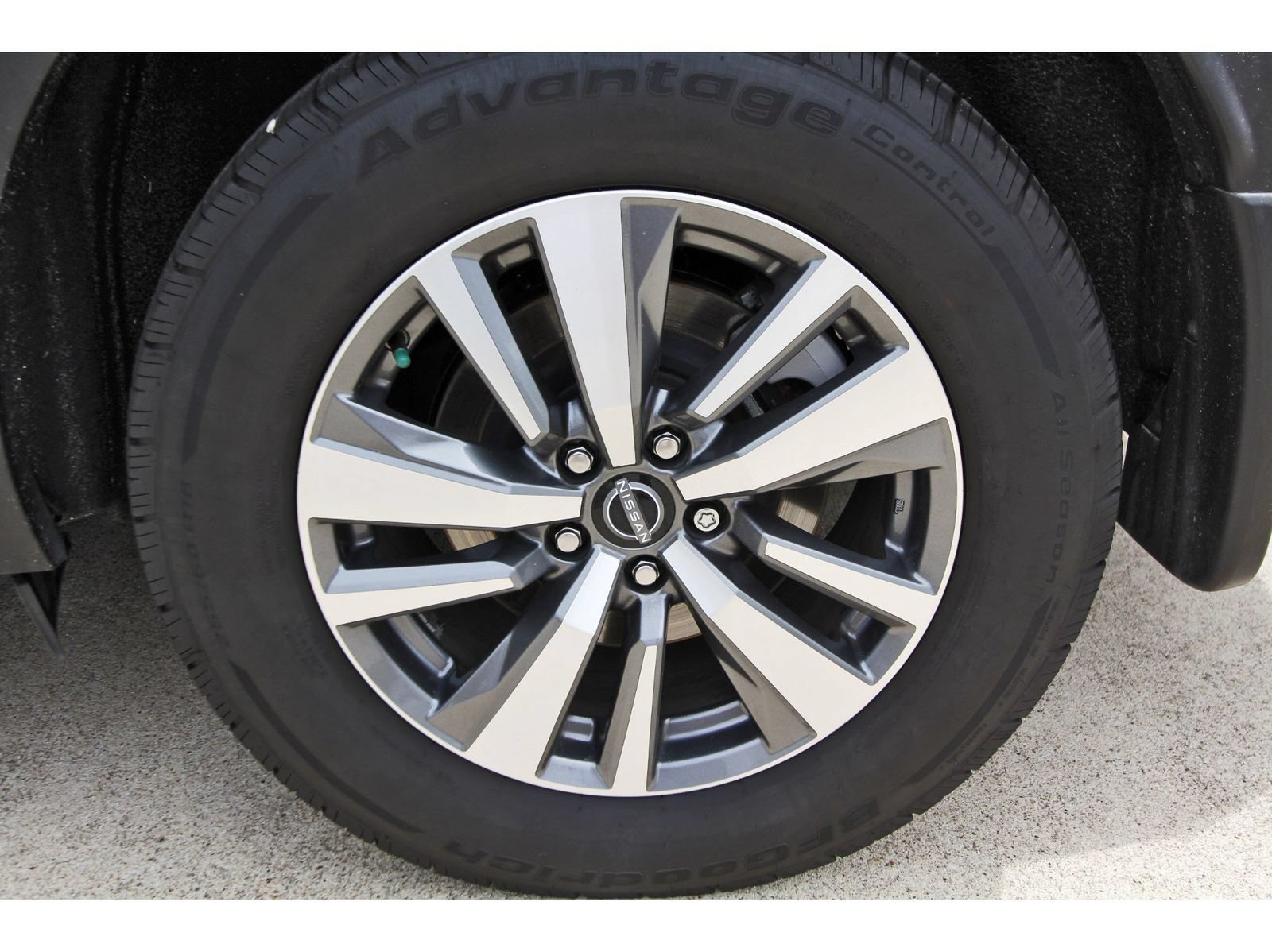 Used 2024 Nissan Pathfinder SL FWD image 30