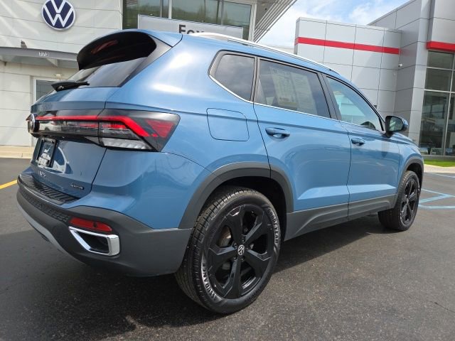 Used 2025 Volkswagen Taos SEL w/ Black Wheel Plus Package AWD/4WD image 8
