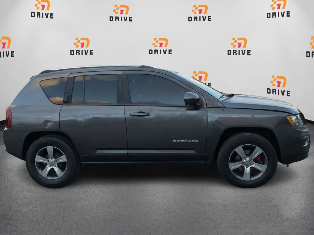 Used 2016 Jeep Compass High Altitude image 6