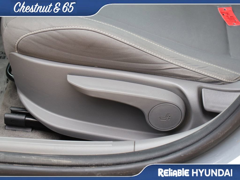 Used 2022 Hyundai Elantra SEL image 24