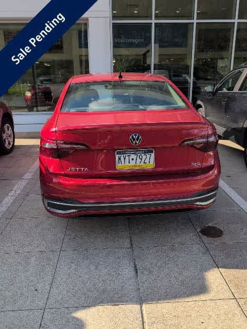 Certified 2022 Volkswagen Jetta SEL FWD image 3