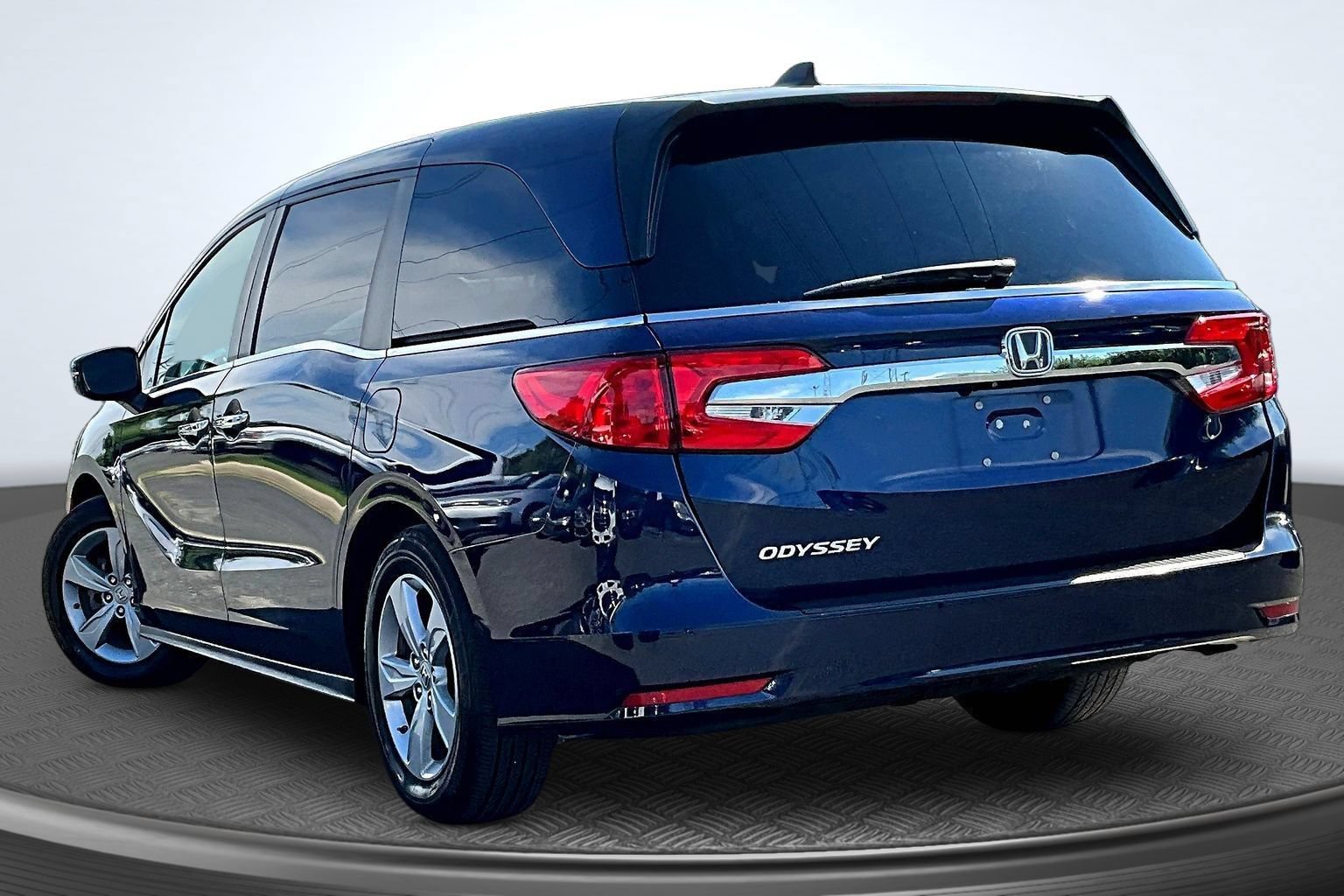 Used 2019 Honda Odyssey EX-L image 3