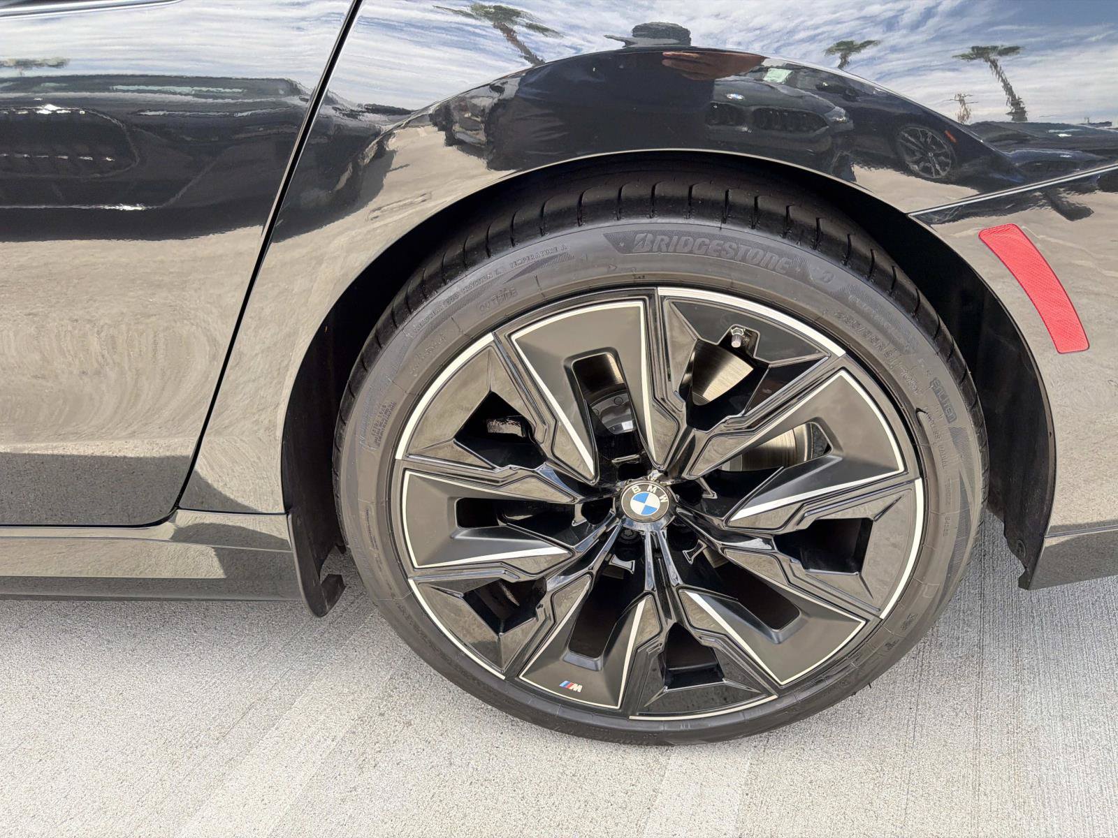 Used 2026 BMW 750e xDrive AWD/4WD image 6