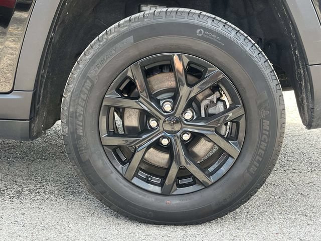Used 2025 Jeep Grand Cherokee L Altitude AWD/4WD image 11