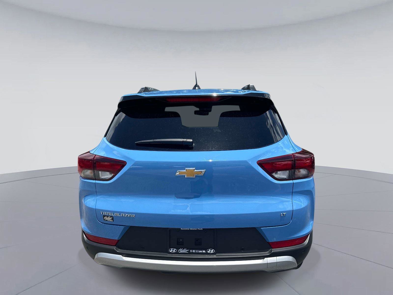 Used 2024 Chevrolet TrailBlazer LT w/ LT Cold Weather Package FWD image 4