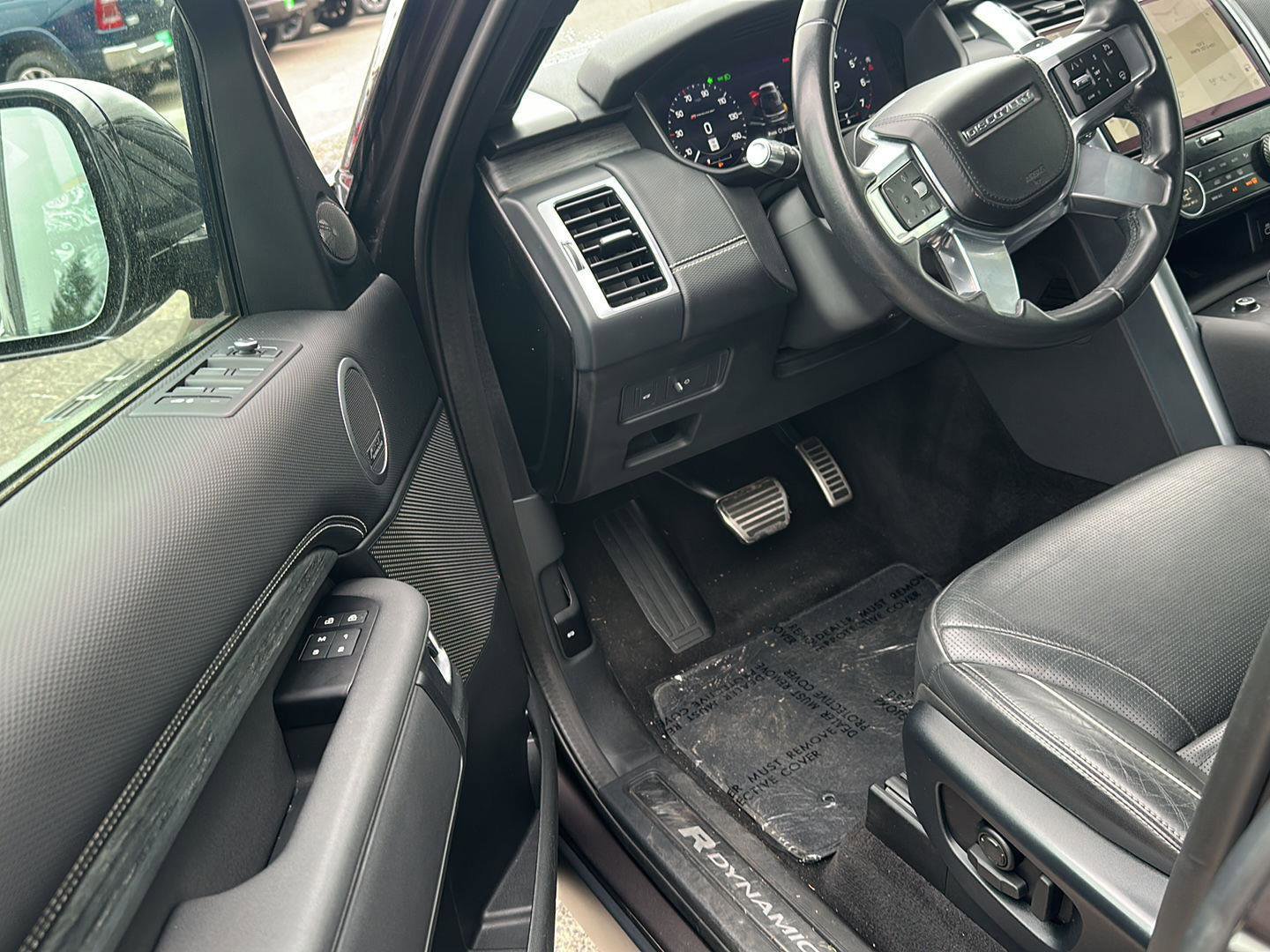 Used 2021 Land Rover Discovery HSE R-Dynamic AWD/4WD image 8