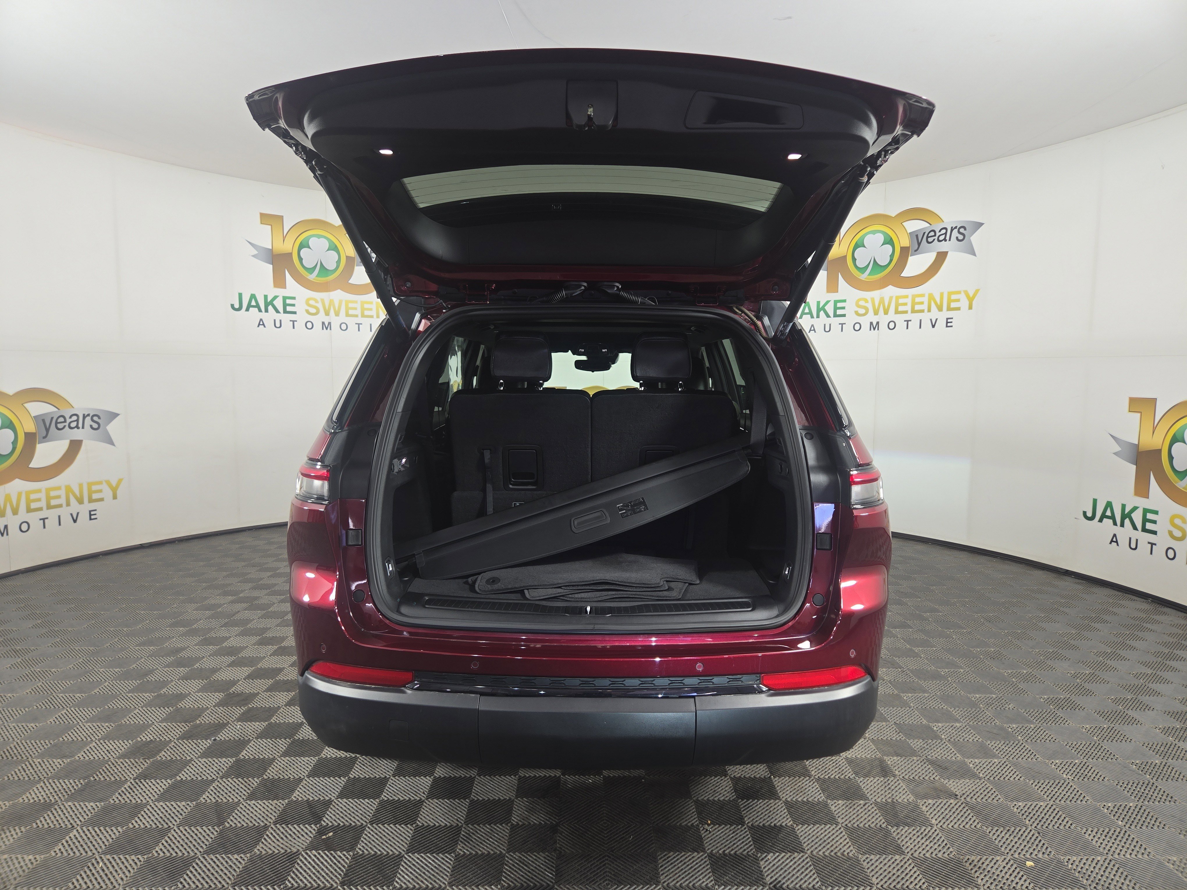 Used 2023 Jeep Grand Cherokee L Laredo AWD/4WD image 35