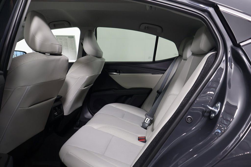 Used 2026 Toyota Camry XLE AWD/4WD image 11