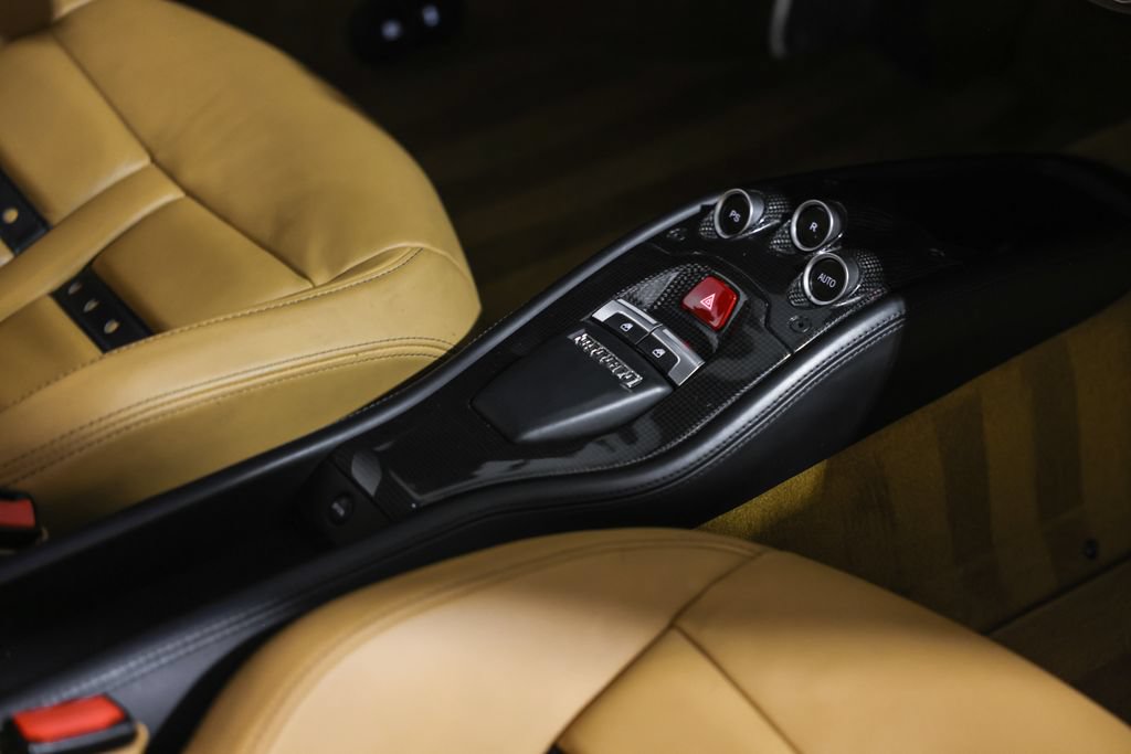 Used 2010 Ferrari 458 Italia Coupe RWD image 29