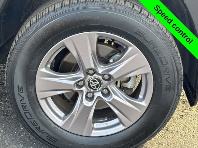 Used 2024 Toyota RAV4 XLE image 29
