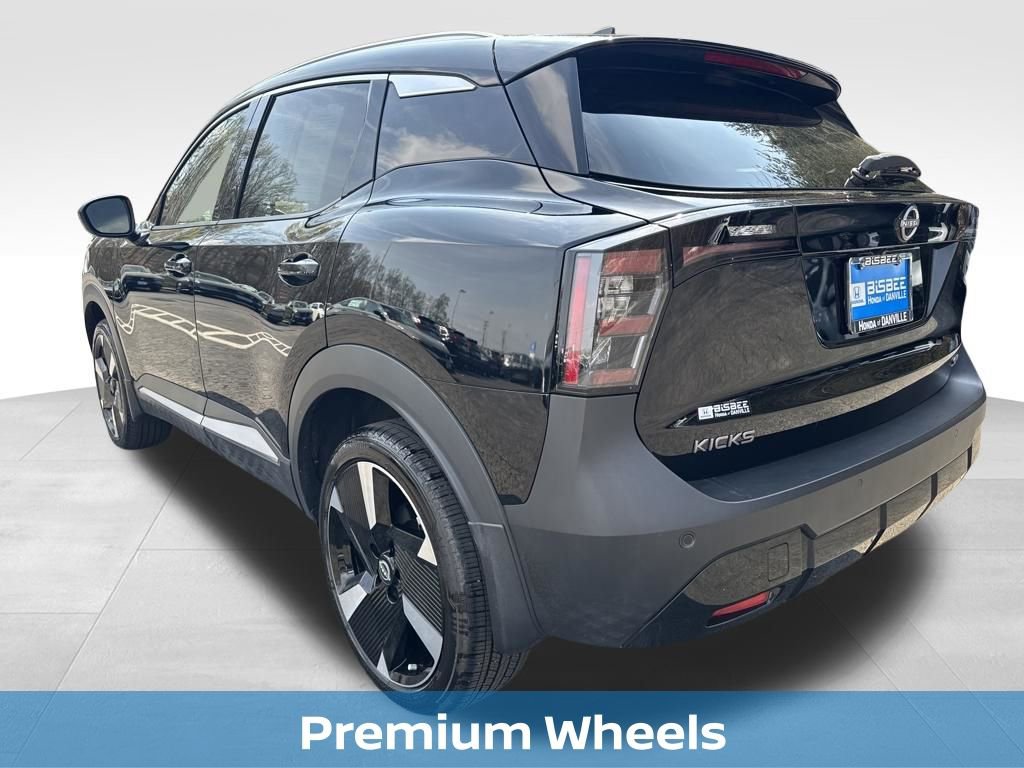 Used 2025 Nissan Kicks SR image 4