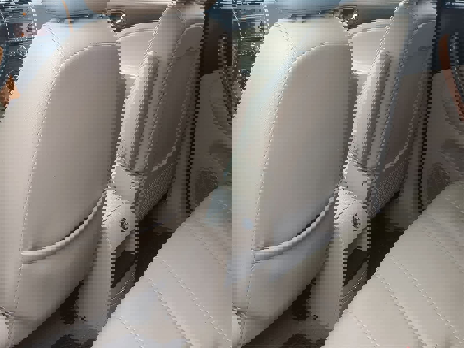 Used 2007 Saturn Vue 2WD V6 w/ Leather Appointments Pkg image 18