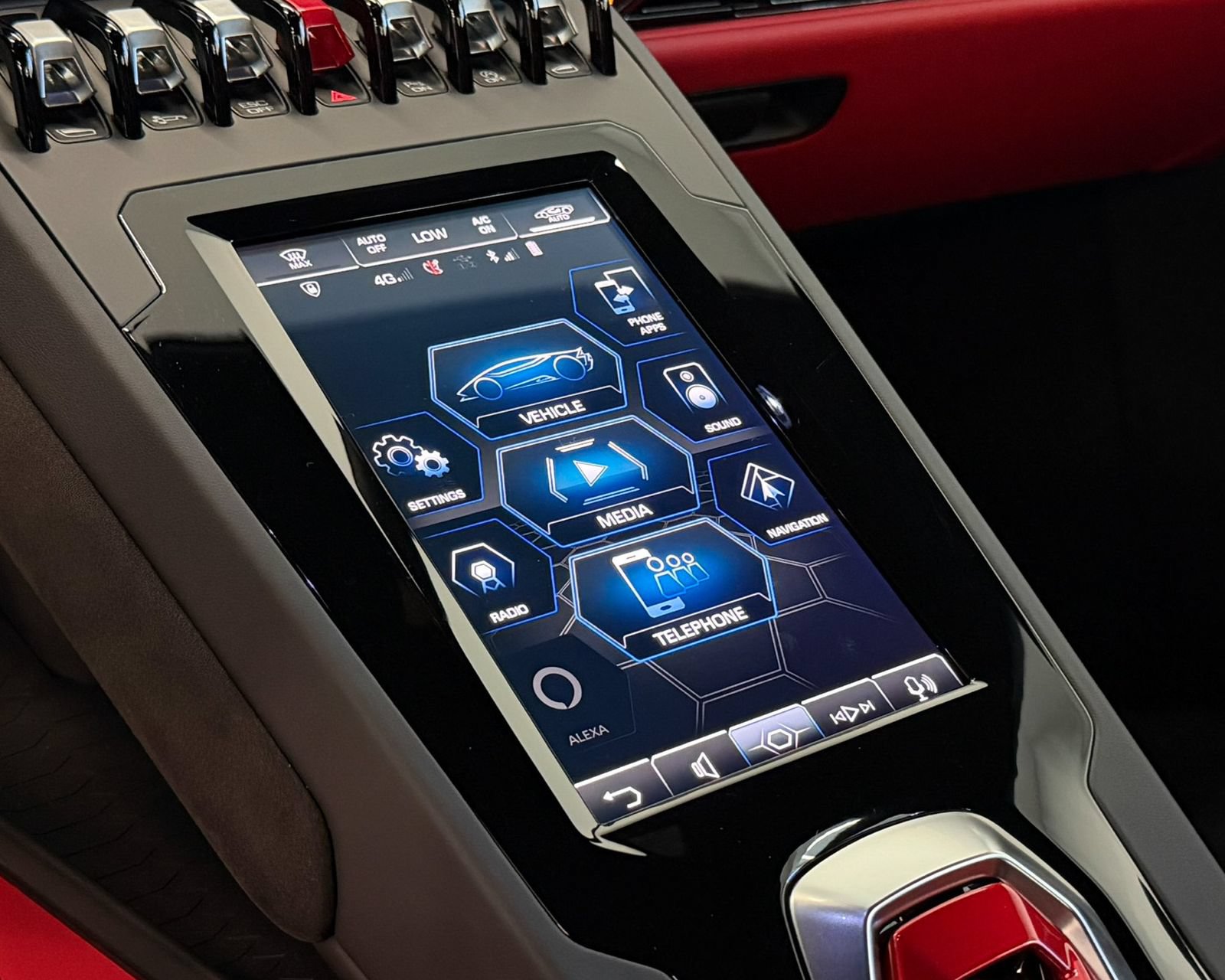 Used 2022 Lamborghini Huracan EVO RWD image 27