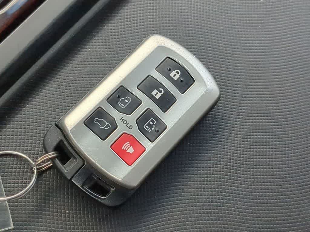 Used 2015 Toyota Sienna Limited Premium AWD/4WD image 29