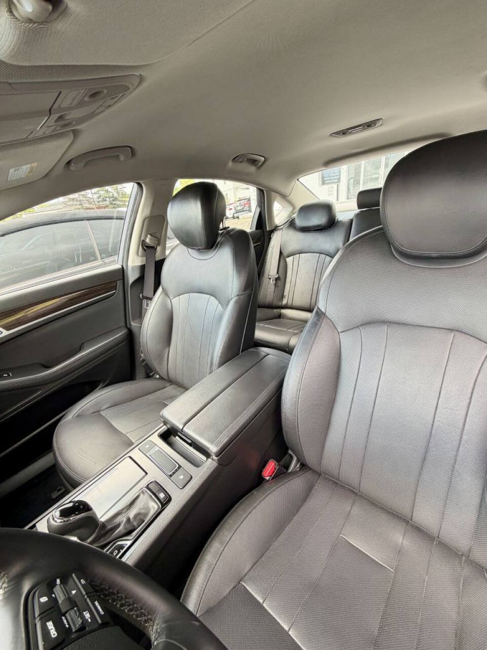 Used 2016 Hyundai Genesis 3.8 RWD image 11
