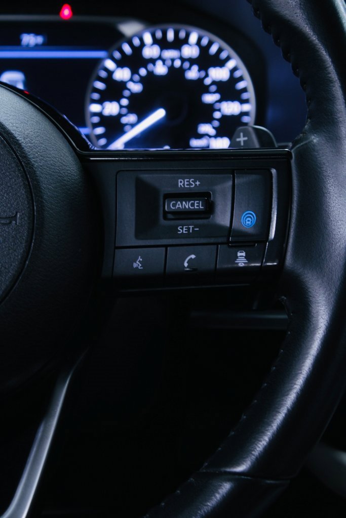 Used 2022 Nissan Pathfinder SV image 13