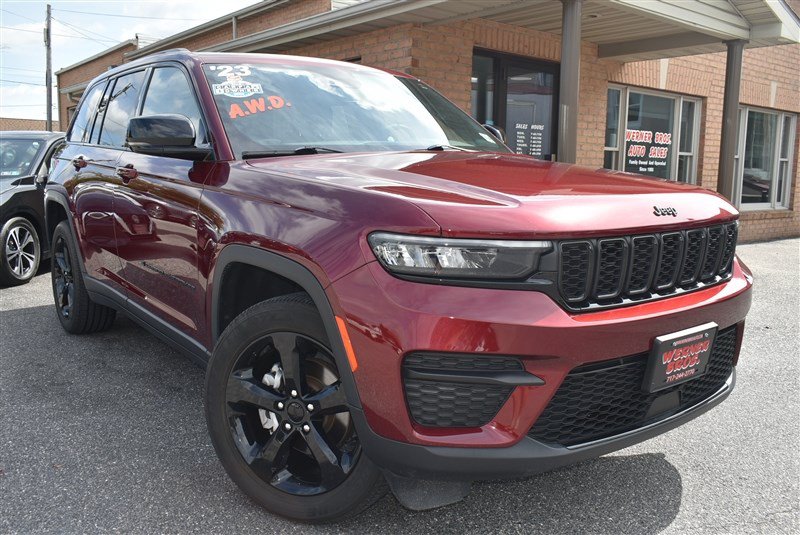Used 2023 Jeep Grand Cherokee Altitude
