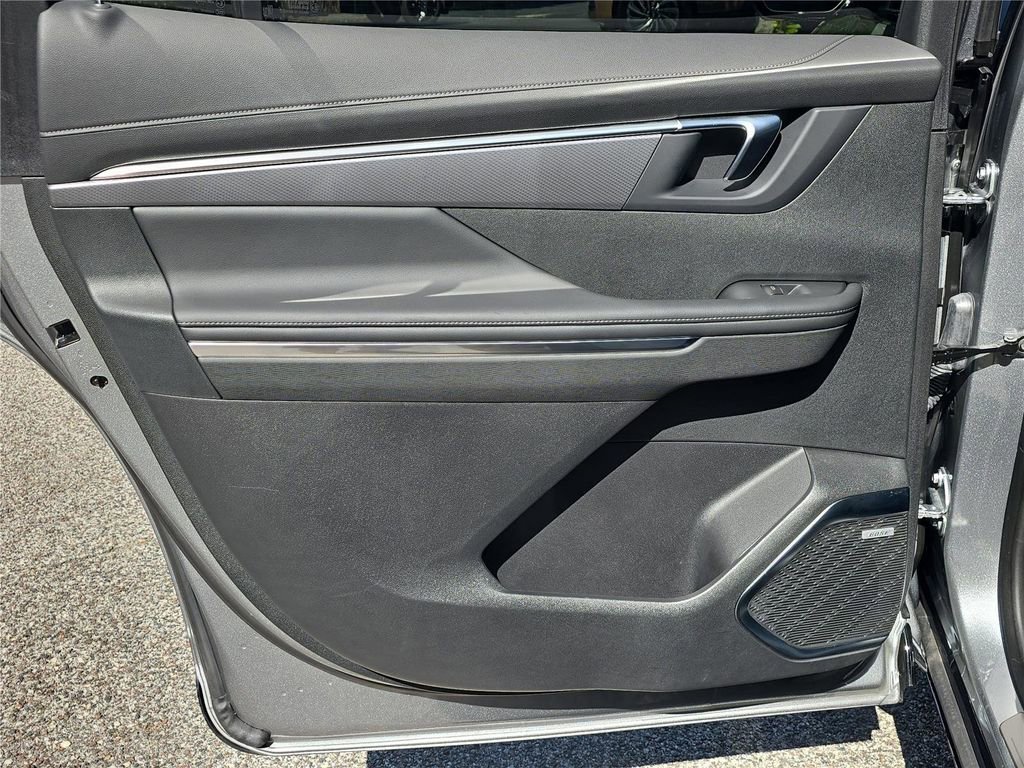 Used 2025 Buick Enclave Sport Touring w/ Power Package image 15