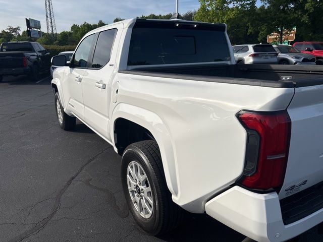 Used 2024 Toyota Tacoma SR5 w/ SR5 Upgrade Package AWD/4WD image 9