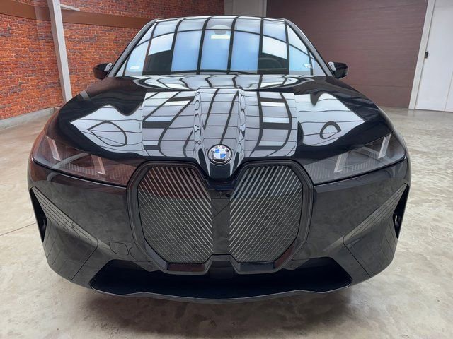 Used 2026 BMW iX xDrive60 image 8