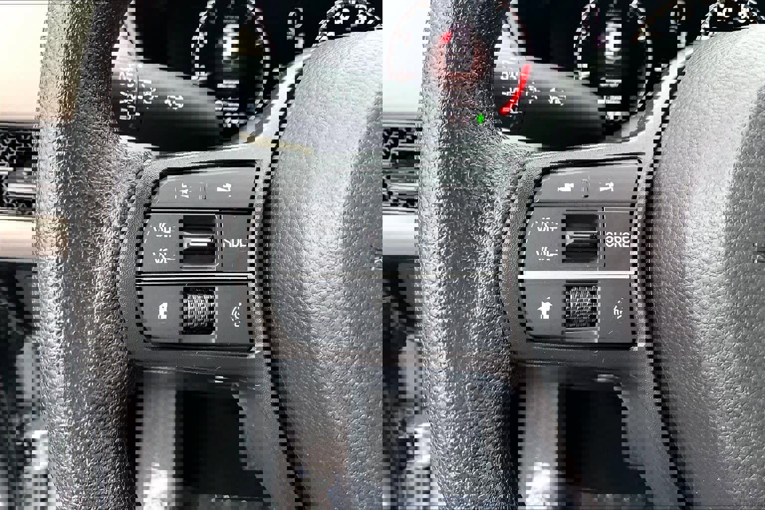 Used 2025 Honda HR-V LX image 21