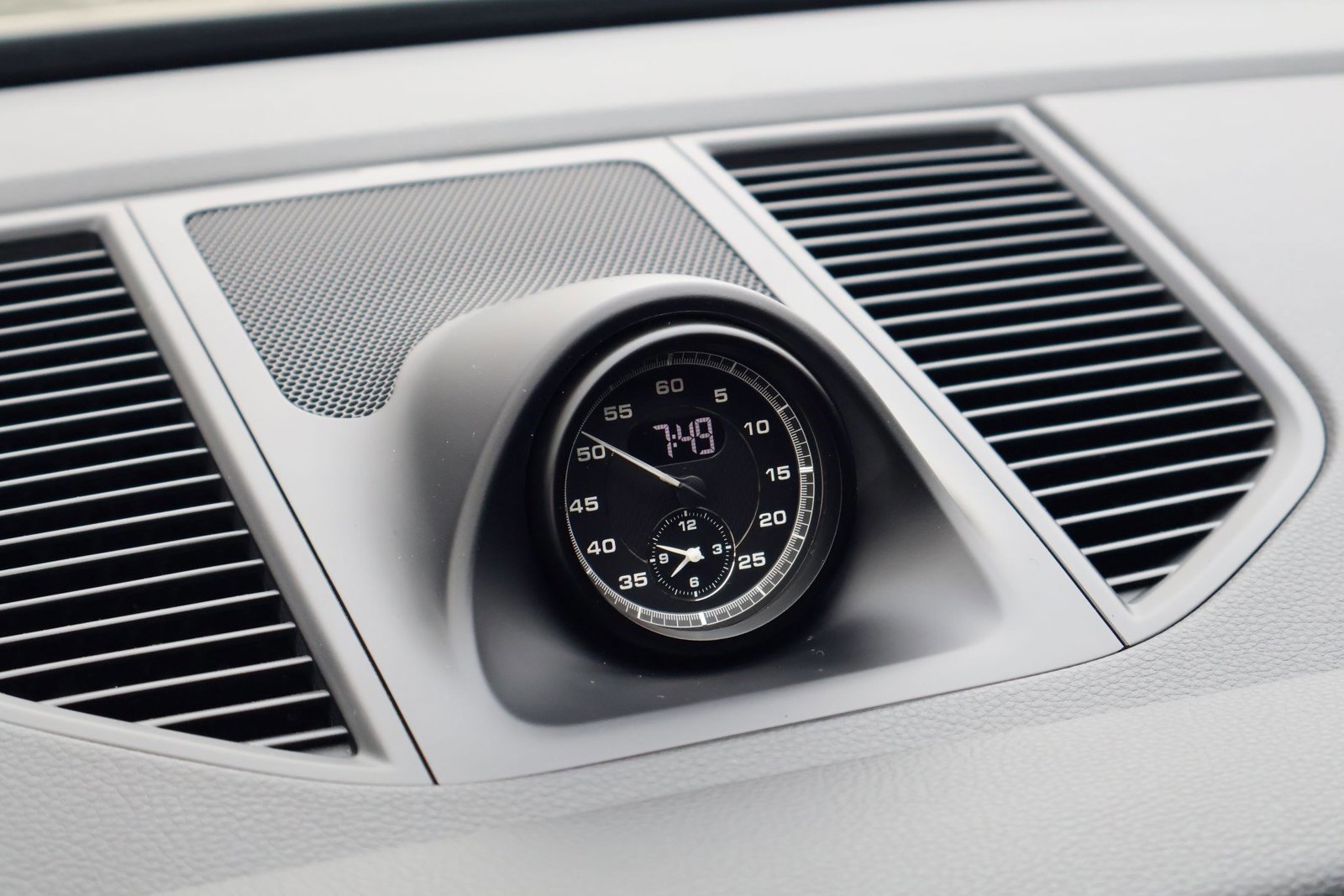 Certified 2022 Porsche Macan S image 21