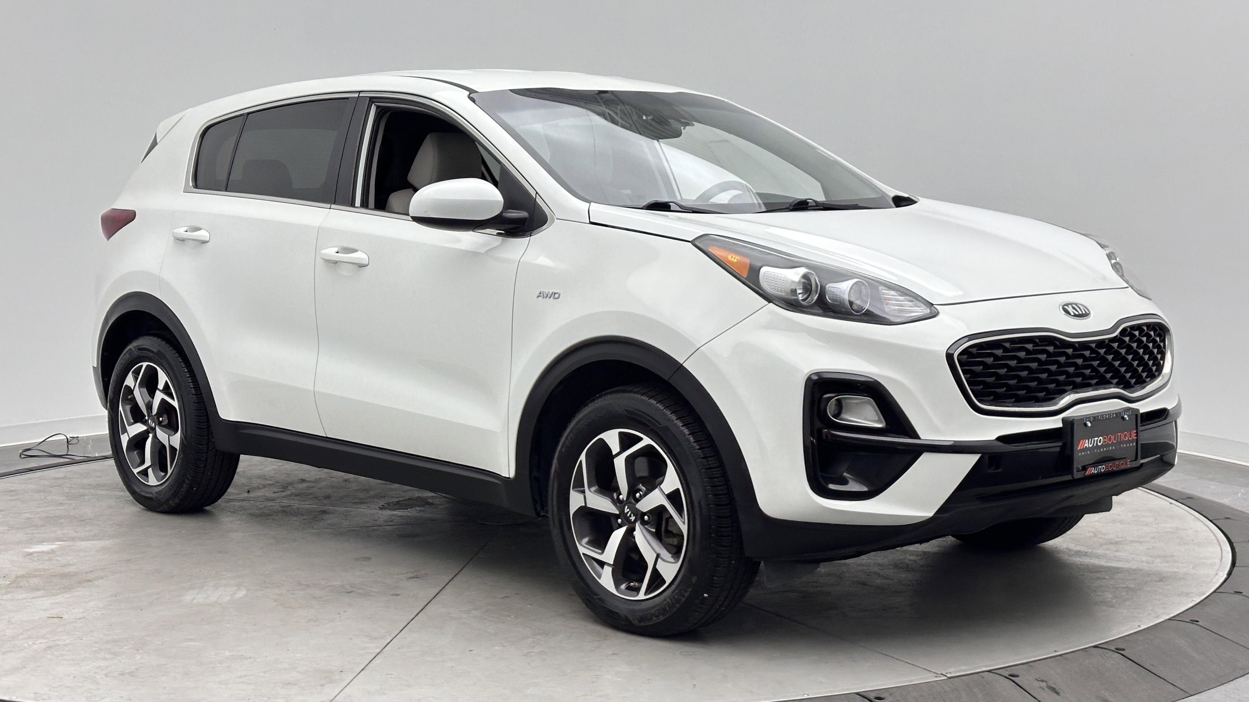 Used 2020 Kia Sportage LX AWD/4WD image 3