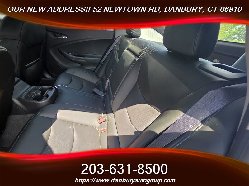 Used 2017 Chevrolet Volt Premier w/ Driver Confidence II Package FWD image 5
