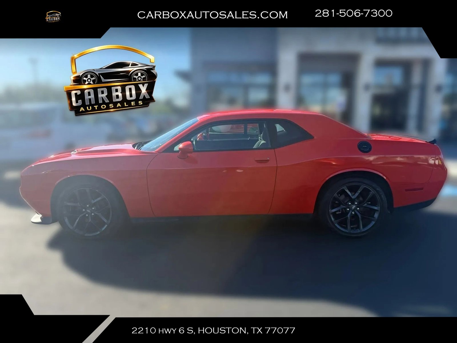 Used 2020 Dodge Challenger SXT w/ Blacktop Package RWD image 2