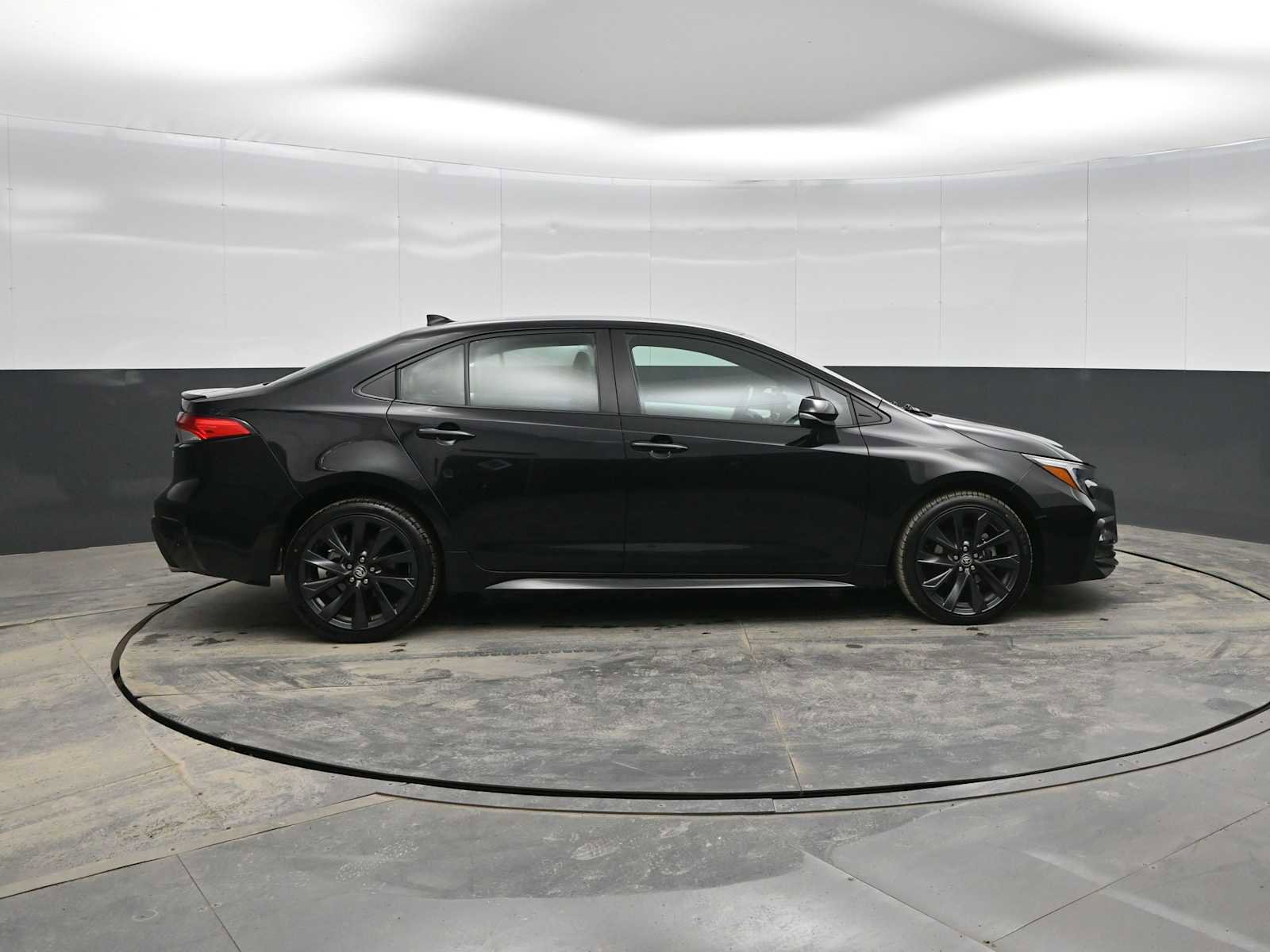 Used 2024 Toyota Corolla SE image 9