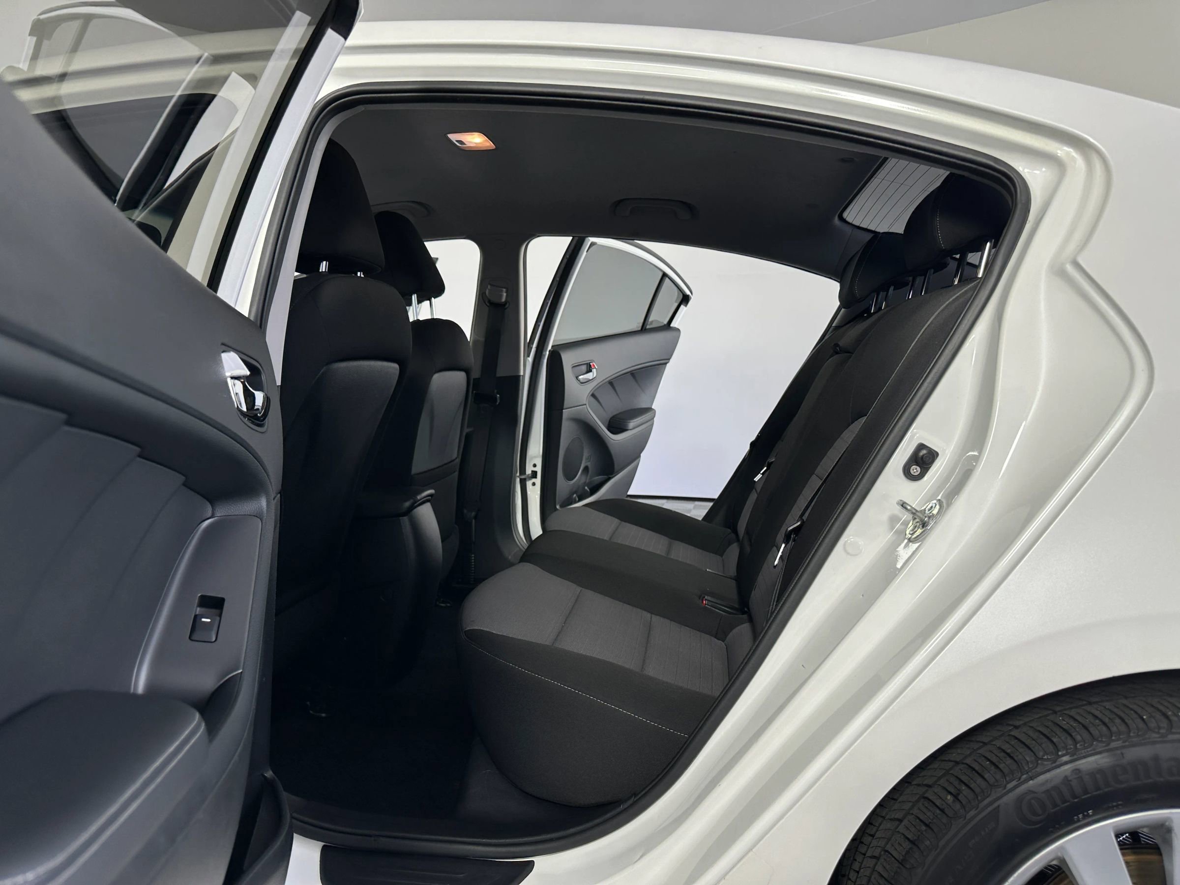 Used 2015 Kia Forte EX image 27