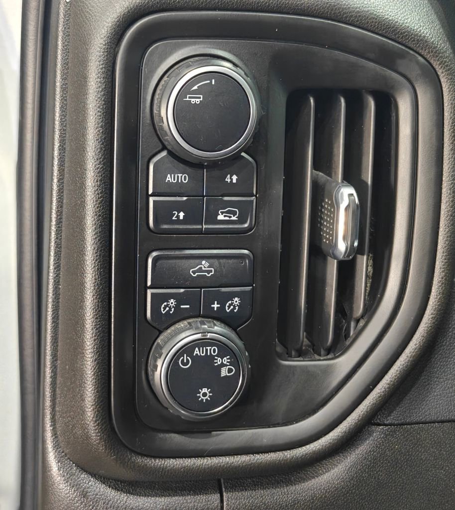 Used 2022 Chevrolet Silverado 1500 Custom image 10