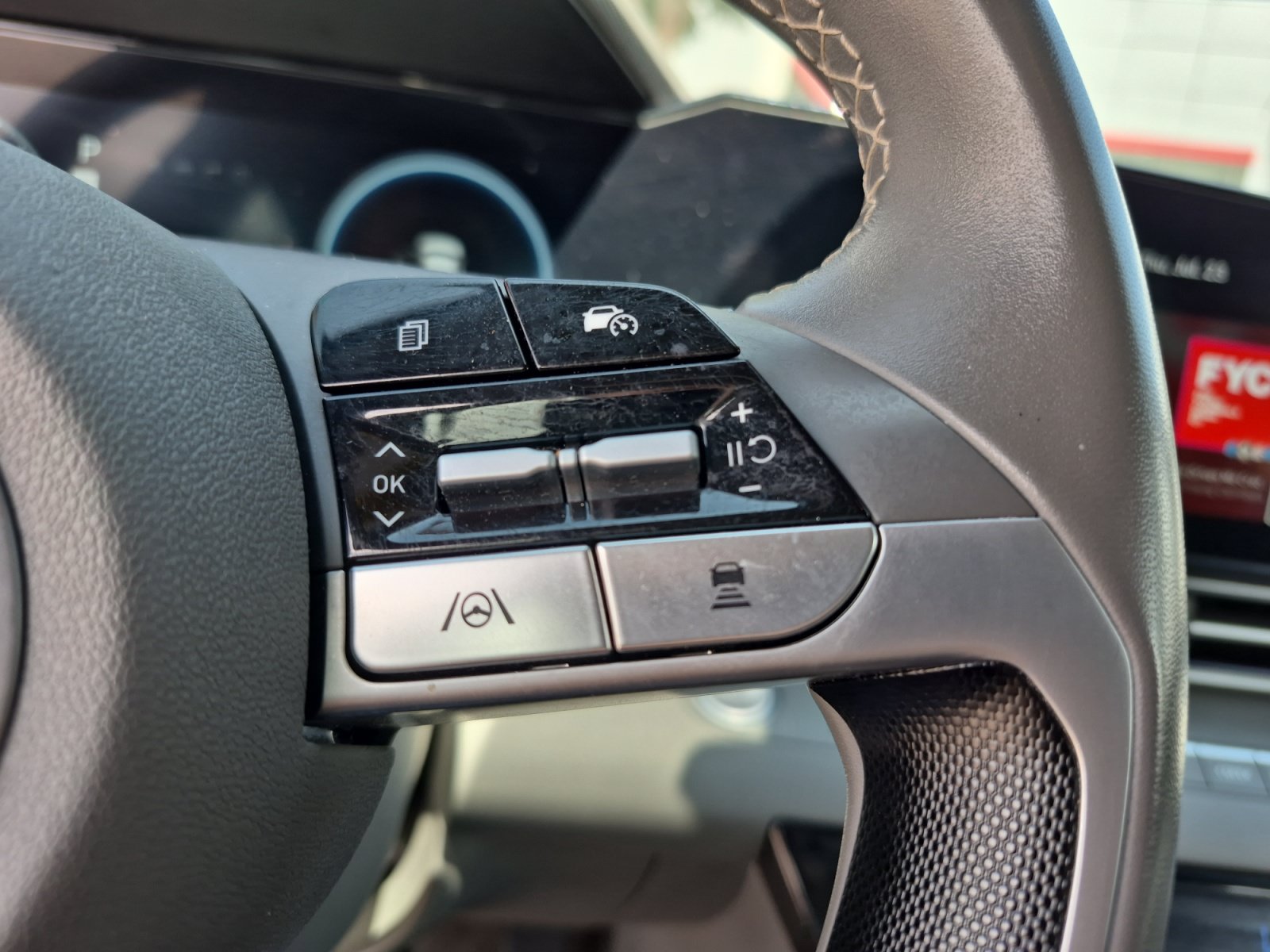 Used 2025 Hyundai Elantra SEL FWD image 16