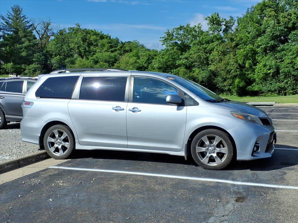 Used 2019 Toyota Sienna SE FWD image 9