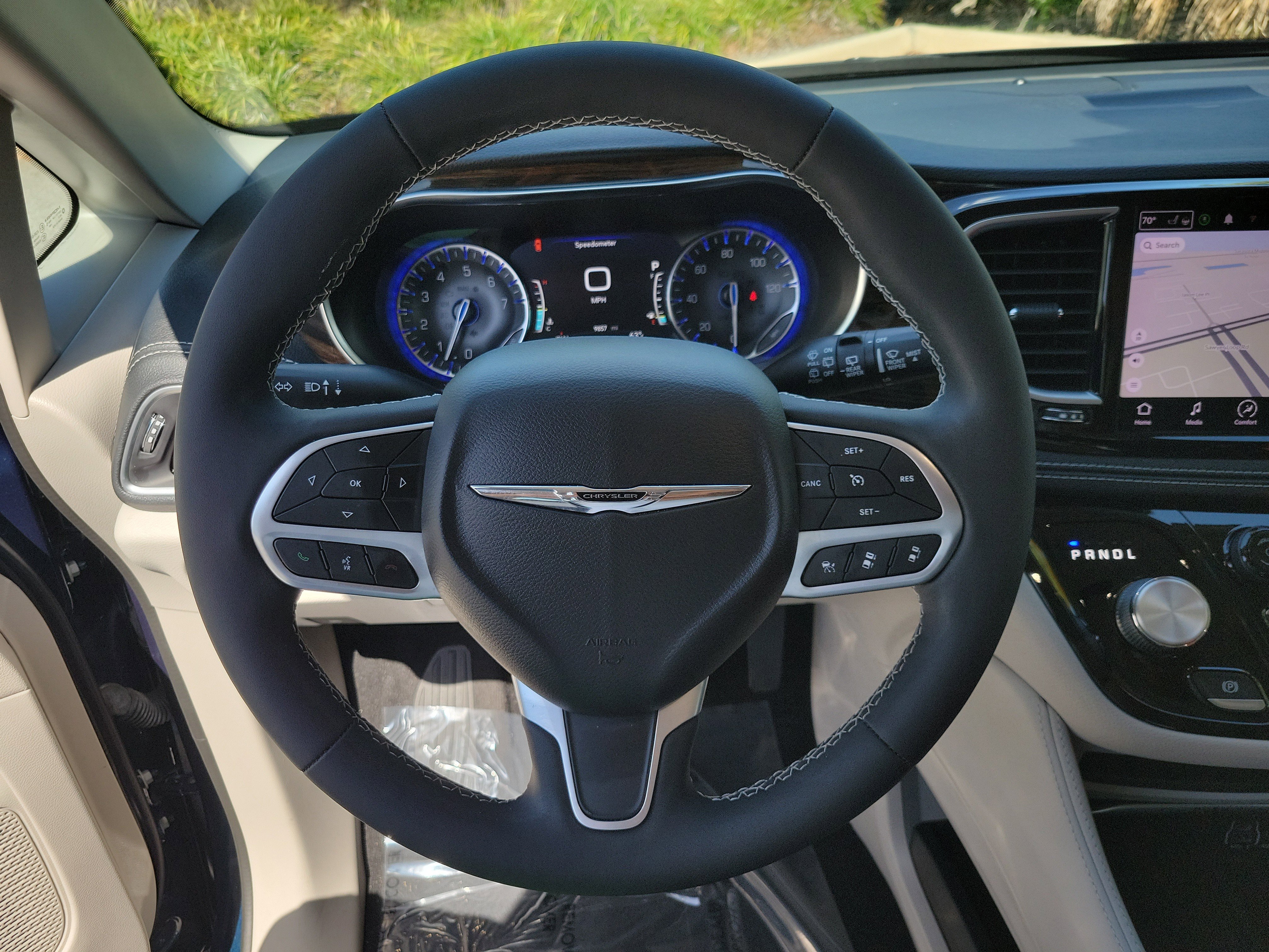 Used 2022 Chrysler Pacifica Limited image 30