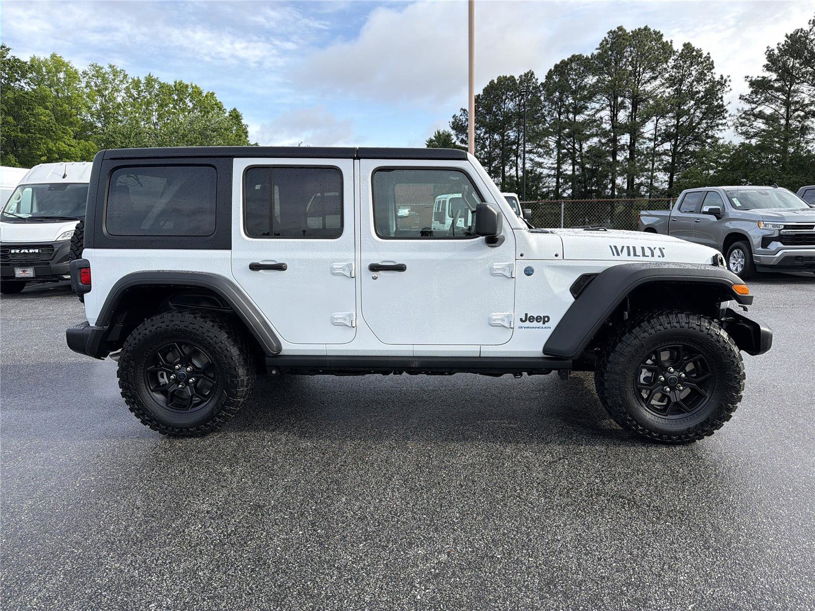 Used 2025 Jeep Wrangler Unlimited Sport S 4xe AWD/4WD image 5