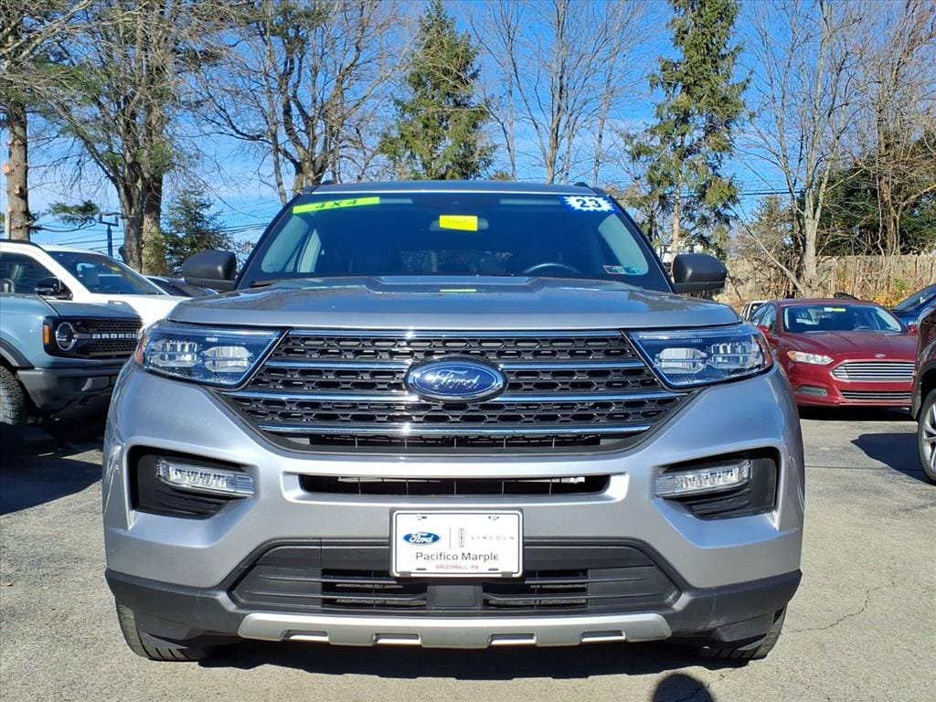 Certified 2023 Ford Explorer XLT w/ Equipment Group 202A image 3