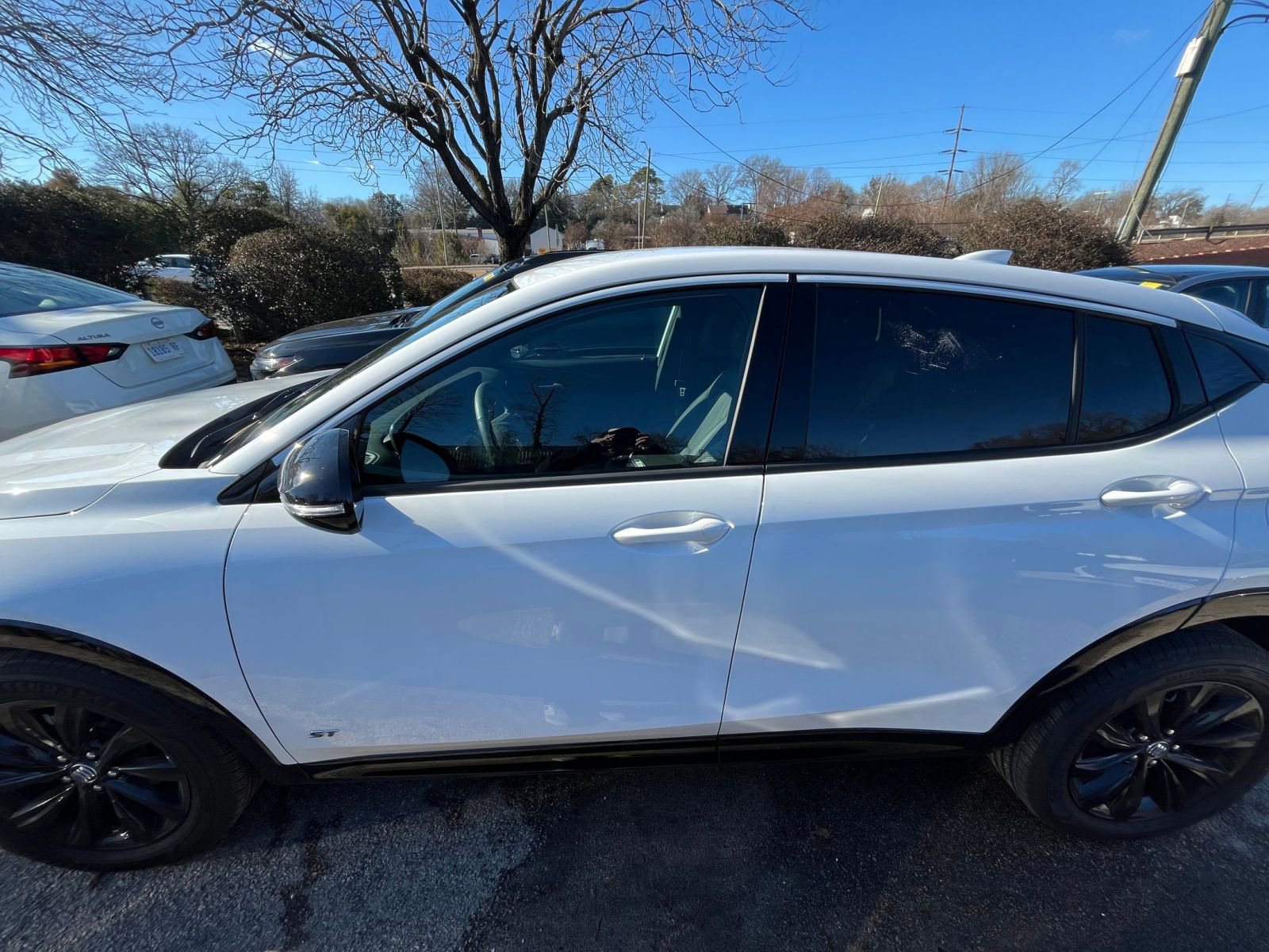 Used 2025 Buick Envista Sport Touring image 4