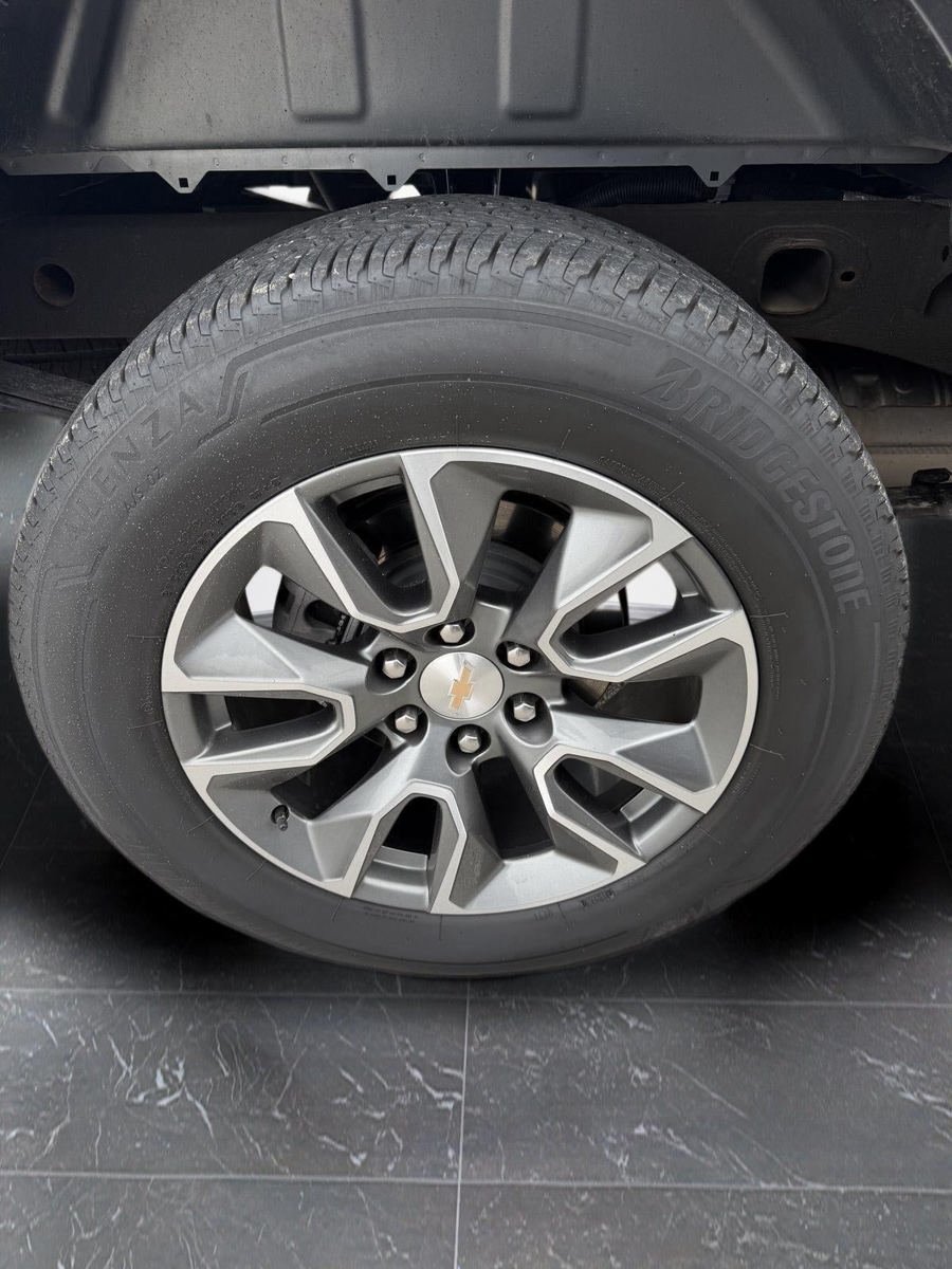 Used 2024 Chevrolet Silverado 1500 LT AWD/4WD image 18