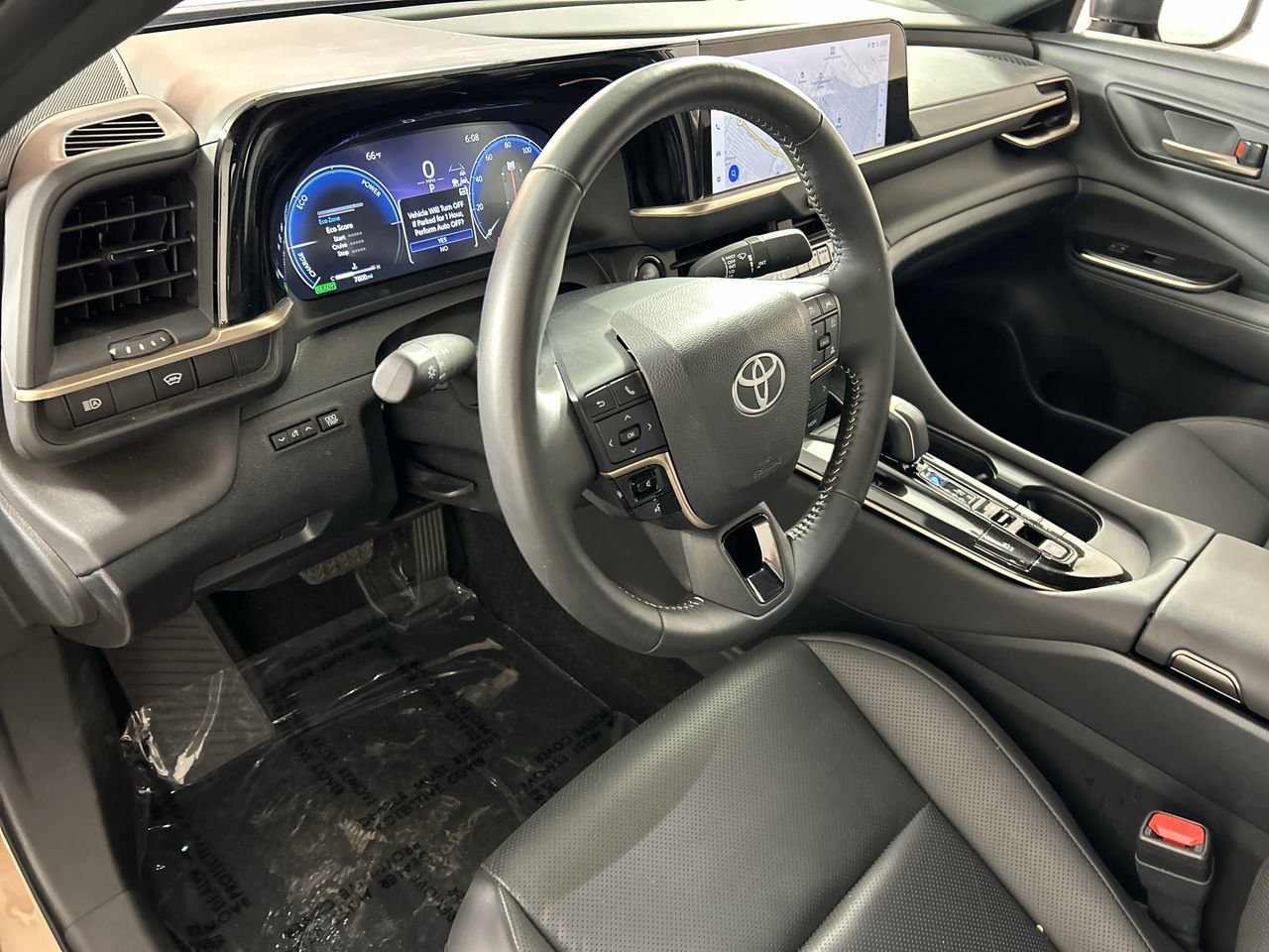 Used 2026 Toyota Crown XLE AWD/4WD image 12