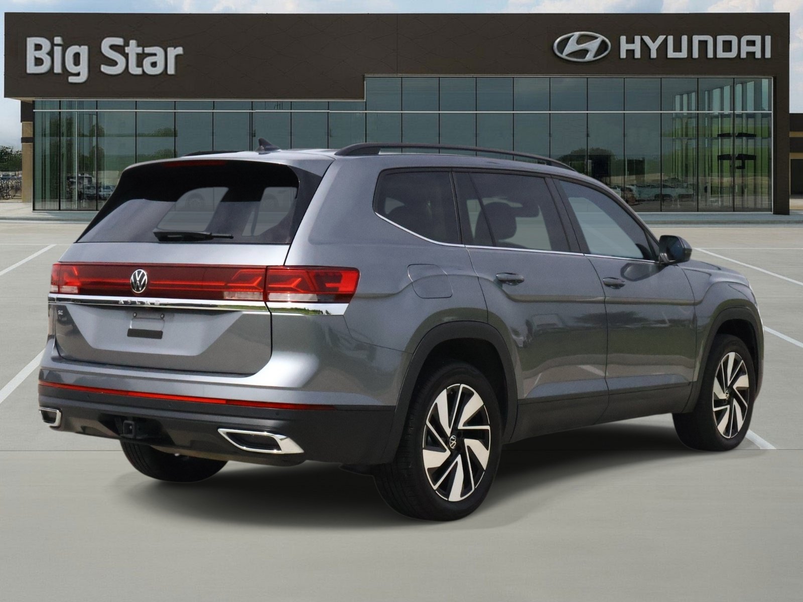 Used 2024 Volkswagen Atlas SE FWD image 4