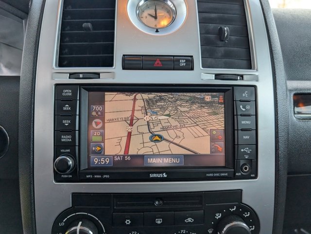 Used 2010 Chrysler 300 Limited image 3