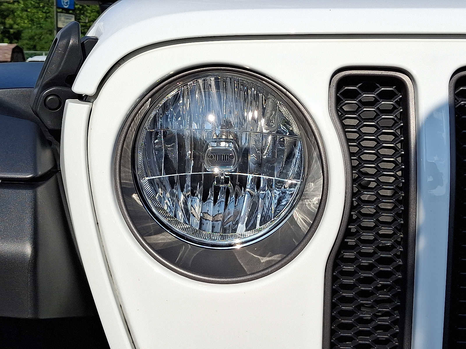 Used 2022 Jeep Wrangler Unlimited Rubicon w/ Cold Weather Group AWD/4WD image 11