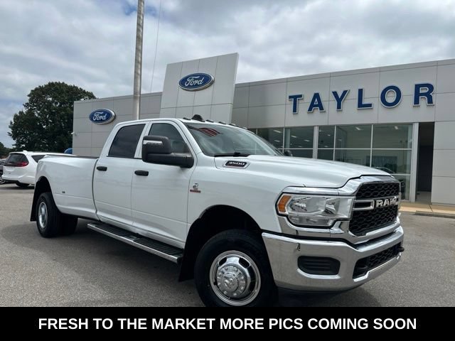 Used 2024 RAM 3500 Tradesman w/ Chrome Appearance Group AWD/4WD image 1