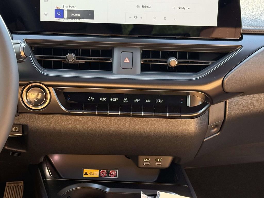 Used 2026 Lexus UX 300h AWD w/ Accessory Package (Z1) image 18