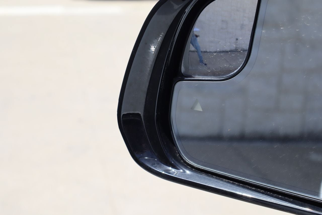 Used 2024 Jeep Wagoneer L Series II RWD image 25