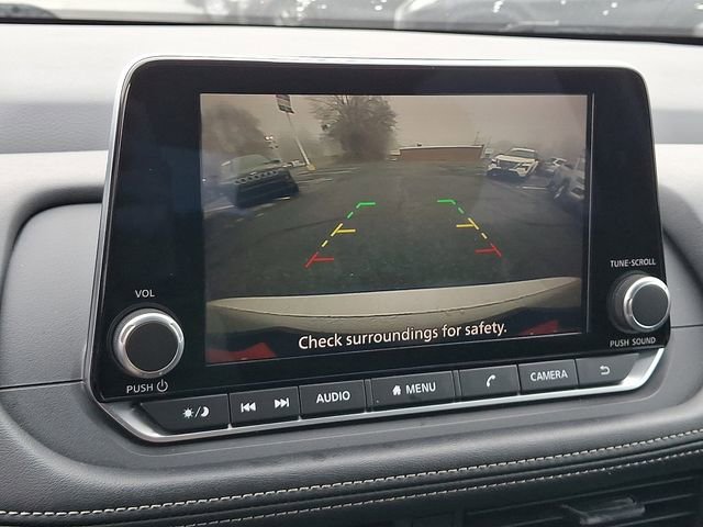 Used 2024 Nissan Rogue S image 18